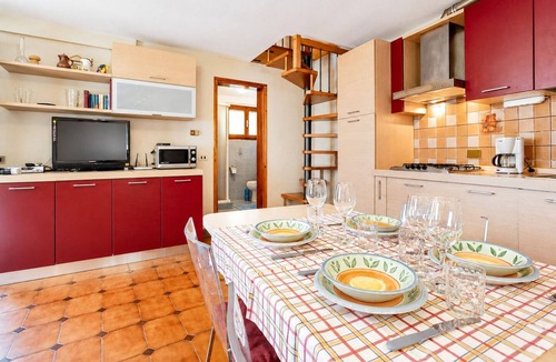 Piancassone House | Rustico La Vigna by Lago Reisen