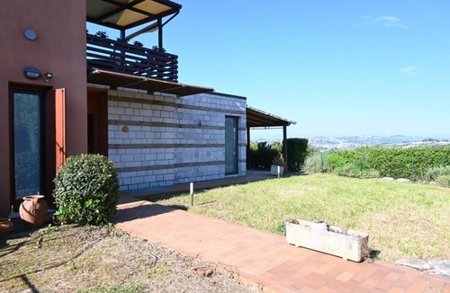 Sirolo Apartment | S362 – Sirolo, wonderful four-room apartment with garden