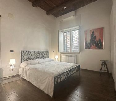 Rione Duomo Apartment | Salerno Old Town 10 Min From Ferry Port & Train Station Fast WiFi Blue Velvet