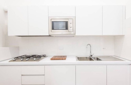 Trastevere Apartment | San Cosimato Luxury Bright Apartment