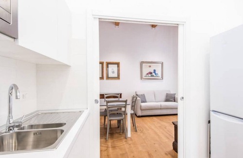 Trastevere Apartment | San Cosimato Luxury Bright Apartment