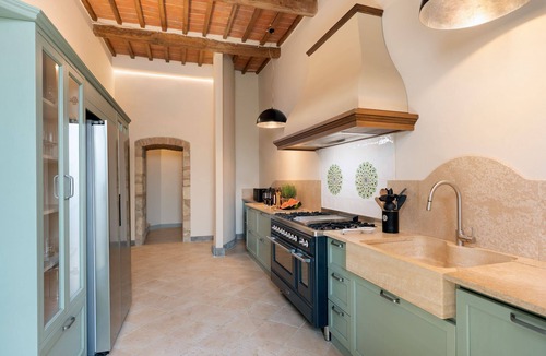 Radicondoli Villa | San Lorenzo a Montalbano: A Timeless Tuscan Retreat