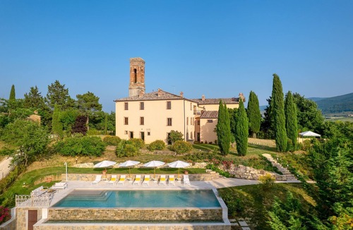 Radicondoli Villa | San Lorenzo a Montalbano: A Timeless Tuscan Retreat