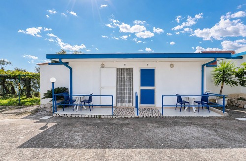 Mattinata House | San Michele - 1 - Bungalow with Sea View Window, Wi-Fi and Air Conditioning