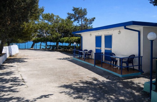 Mattinata House | San Michele - 3 - Bungalow with Sea View Window, Wi-Fi and Air Conditioning