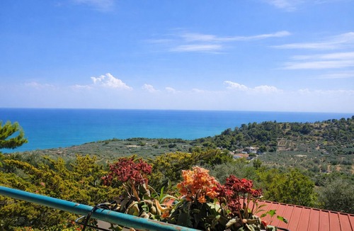Mattinata House | San Michele - 3 - Bungalow with Sea View Window, Wi-Fi, and Air Conditioning