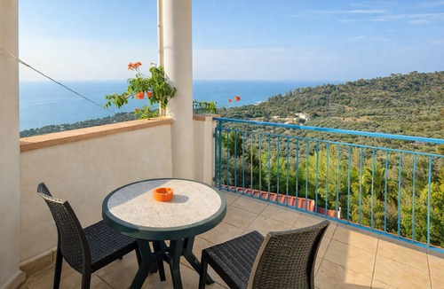 Mattinata House | San Michele - 3 - Bungalow with Sea View Window, Wi-Fi, and Air Conditioning