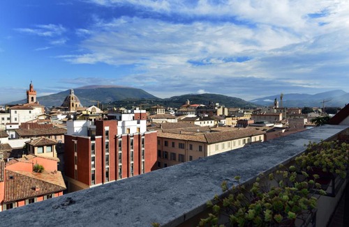 Foligno House | San Sisto Residence - Foligno City Center - La Montagnola Affittacamere