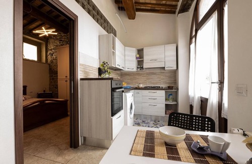 Montalcino Apartment | Sant'Antimo Montalcino Holiday Home with Garden View and Private Parking