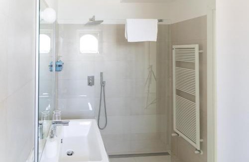 Trani Apartment | Santa Rosa luxury apartment 2 BEDROOMS 4 People private parking