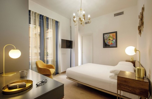 Universita House | Santaluna