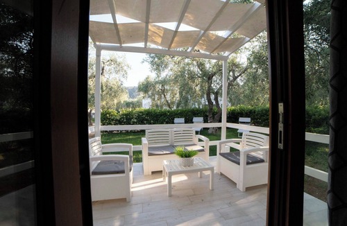 Mattinata House | "saracena" superior holiday home with swimming pool and private beach