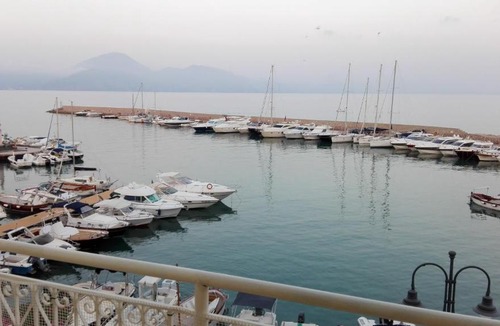 Scario Apartment | Scario Sunny Apartment in centro