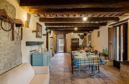 Monte San Martino House | Scenic Stay in Le Marche