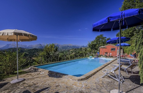 Monte San Martino House | Scenic Stay in Le Marche