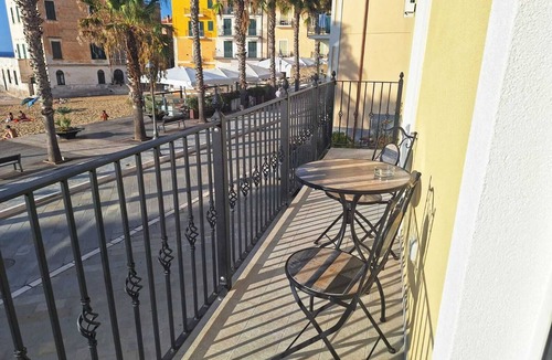 Santa Maria di Castellabate Apartment | Seafront apartment in Santa Maria di Castellabate with panoramic terrace