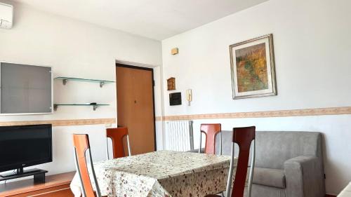 Marzocca Apartment | SE095 - Marzocca, trilocale comodo al mare e ai servizi