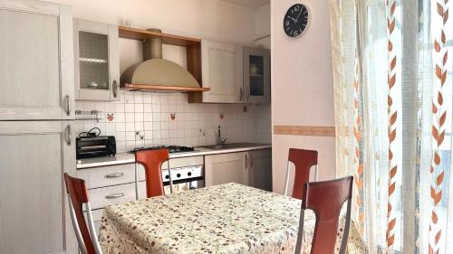 Marzocca Apartment | SE095 - Marzocca, trilocale comodo al mare e ai servizi