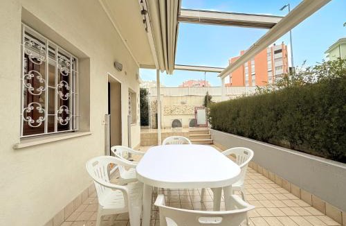 Senigallia Apartment | SE203 - Senigallia, trilocale a pochi passi dal mare con portico e posto auto