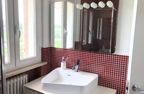 Montemarciano Apartment | SE228 - Montemarciano, moderno e ampio trilocale fronte mare con terrazza