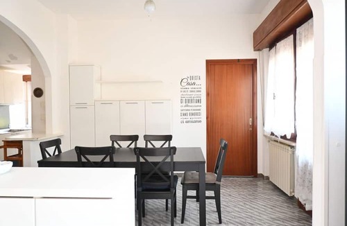 Bettolelle Apartment | SE300 - Senigallia, spacious three-room apartment with a furnished outdoor courtyard.