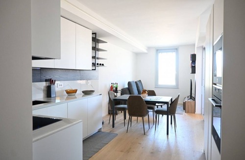Senigallia Apartment | SE307 - Senigallia, elegant one-bedroom apartment with an outdoor loggia and parking space.