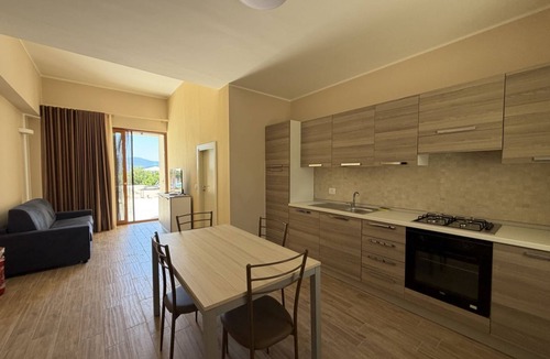 Bonifati Apartment | Sea-view apartment with a pool