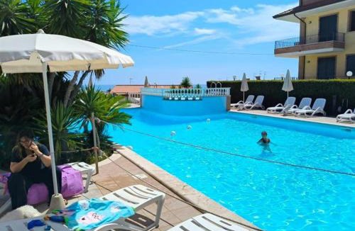 Tortoreto Lido Apartment | Sea View il Borgo