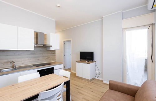Margherita di Savoia Apartment | Sea View Apartment