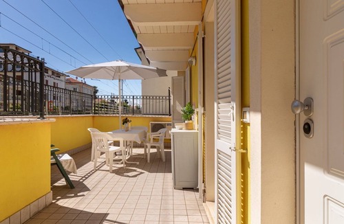 Grottammare Apartment | Sea View & Relax – Apartment for 4 Guests, 100m from the Beach