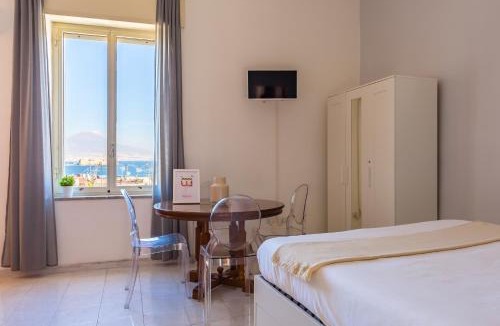 Mergellina Apartment | Seaview Apartment in Posillipo by Wonderful Italy