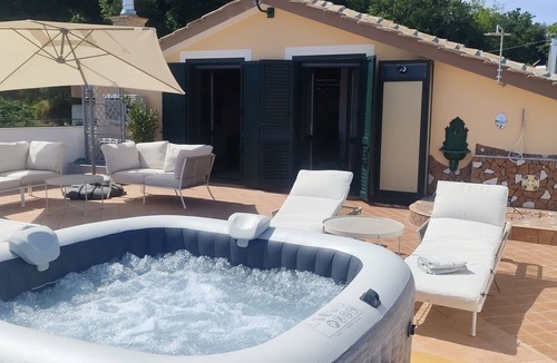 Marini Condo | Seaview Apartments with Two Pools, Sauna & Jacuzzi - Casale Dorotea
