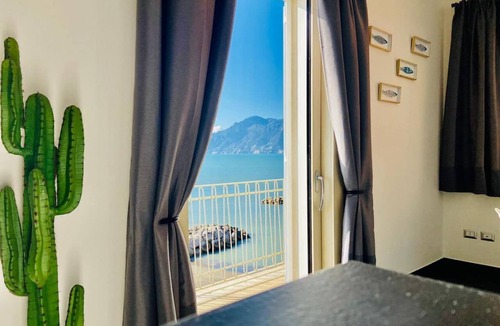 Salerno Apartment | Seaview Balcony Apartment - 5mt Dalla Spiaggia! x6