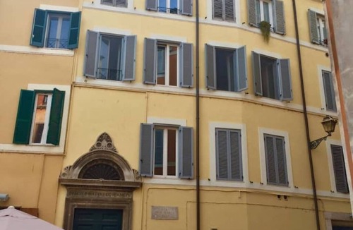 Rione IX Pigna Apartment | Secret Studio Retreat in the Heart of the Ghetto by Houseeds