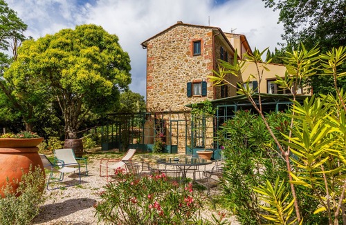 Massa Marittima Apartment | 'Segalina' Room with Shared Pool and Garden