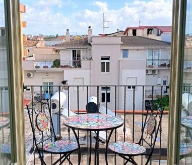 Mondragone Apartment | Serao House, 3 piano in centro