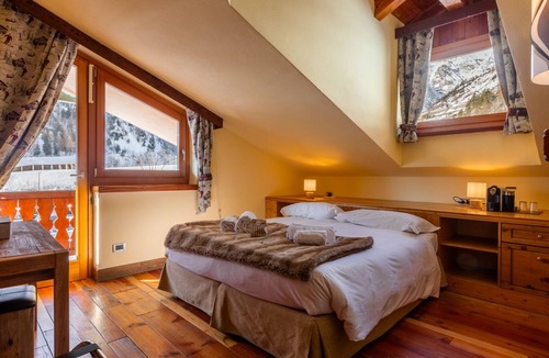 Entreves Hotel | Shatush Hotel