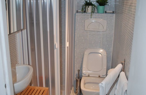 Rione XVIII Castro Pretorio Apartment | Short-Term Rentals Colosseo 2