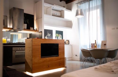 Rione IV Campo Marzio Apartment | Silver Spanish's steps