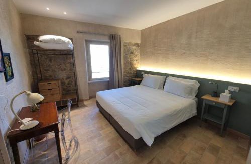 Allerona House | Six Keys Guesthouse