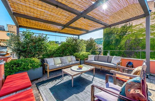 Trastevere Villa | Skylife Rainbow Retreat