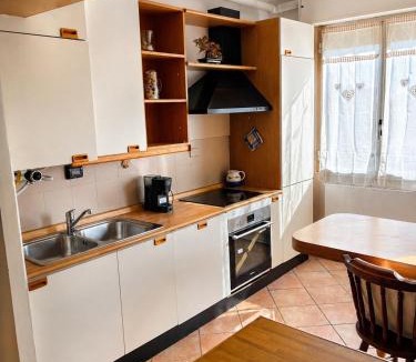 San Donato Milanese Apartment | SkyView San Donato 30 minuti dal Duomo-5 minuti a piedi dal Policlinico