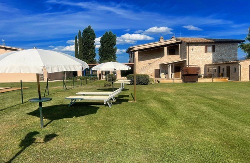 Limiti Villa | Sleeps 11. Italian holiday house with private pool just amazing - exc yours!
