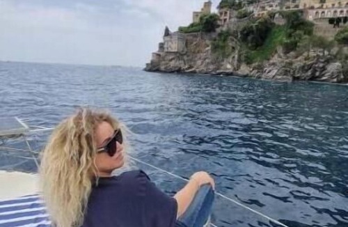 Magazzeno House | Soggiorno sul mare a Salerno su un B&b Galleggiante