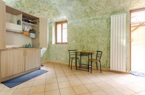 Casale Monferrato Apartment | Solo per oggi! Zen House nel Centro con Free Parking e Check-In 24 7 - Vicino alla Stazione del Treno e dei Bus - Con Netflix & DisneyPlus e Aria Condizionata