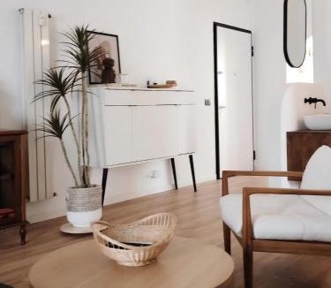 Forze Armate - Sella Nuova Apartment | Southern Milan M1 Bisceglie Lumière Bloom