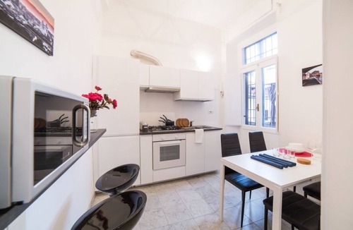 Vatican Apartment | Spacious 3-rooms flat with sunny Terrace at the Vatican!