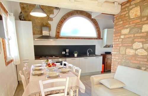 Pomarance Apartment | Spacious apartment with garden panoramic terrace - Mandorlo