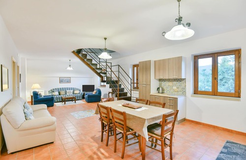 Castellabate Apartment | Spacious Elegant 3-Bedrooms with Stunning Sea Views Apartment Sauco