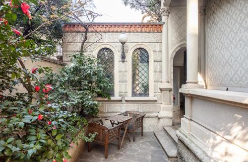 Porta Romana Apartment | Spacious Liberty Villa Apt - Top floor